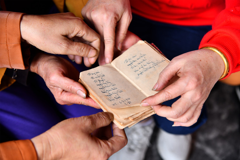 Những trang nhật ký thấm đẫm kỷ niệm của liệt sĩ Phạm Tuấn Tài. Những trang nhật ký thấm đẫm kỷ niệm của liệt sĩ Phạm Tuấn Tài.