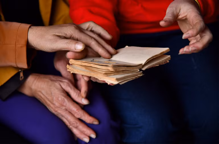 Liệt sĩ Phạm Tuấn Tài sinh năm 1946, nhập ngũ tháng 2/1965, hy sinh ngày 23/7/1967 trong một trận đánh tại huyện Plei YaBo tỉnh Gia Lai. Sau trận đánh, cựu binh Mỹ tên là Clay Andrews đã lưu giữ những kỷ vật của liệt sĩ Tài hơn nửa thế kỷ qua.