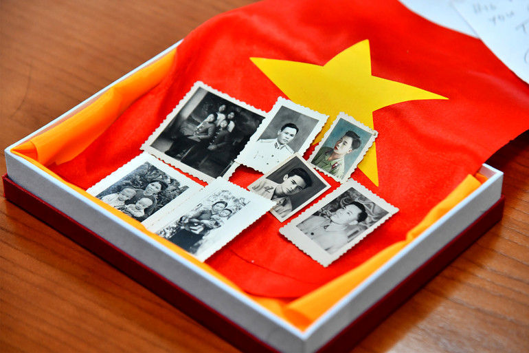 Những bức ảnh người thân, đồng đội của liệt sĩ Phạm Tuấn Tài được cựu binh Clay Andrews hiện sống ở bang Florida, Mỹ lưu giữ hơn 50 năm qua. Những bức ảnh người thân, đồng đội của liệt sĩ Phạm Tuấn Tài được cựu binh Clay Andrews hiện sống ở bang Florida, Mỹ lưu giữ hơn 50 năm qua.