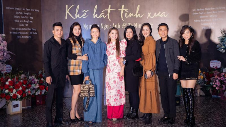 Bạn bè nghệ sĩ chúc mừng cặp đôi Nguyễn Ngọc Anh-Tô Minh Đức. Bạn bè nghệ sĩ chúc mừng cặp đôi Nguyễn Ngọc Anh-Tô Minh Đức.