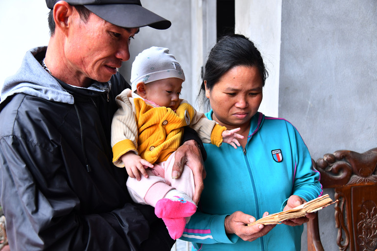 Các thế hệ trong gia đình liệt sĩ Phạm Tuấn Tài rất đỗi tự hào khi có người thân đã anh dũng hy sinh vì Tổ quốc. Các thế hệ trong gia đình liệt sĩ Phạm Tuấn Tài rất đỗi tự hào khi có người thân đã anh dũng hy sinh vì Tổ quốc.