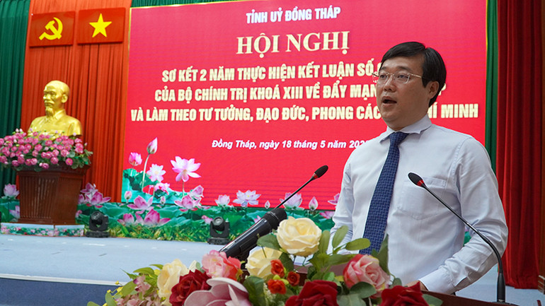 Bí thư Tỉnh ủy Đồng Tháp Lê Quốc Phong phát biểu tại hội nghị. (Ảnh: HỮU NGHĨA)