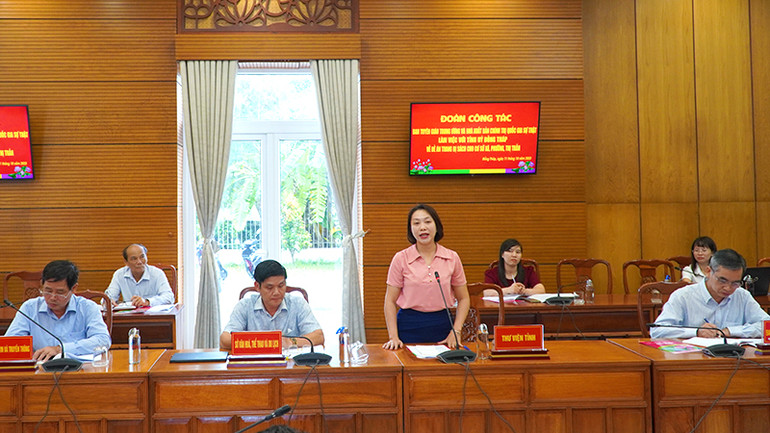 Đại biểu phát biểu tại buổi làm việc. Đại biểu phát biểu tại buổi làm việc.