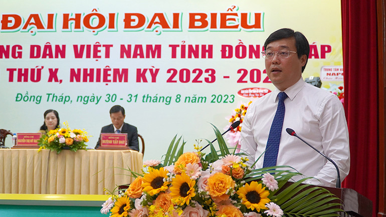 Bí thư Tỉnh ủy Đồng Tháp Lê Quốc Phong phát biểu tại đại hội. (Ảnh: HỮU NGHĨA)