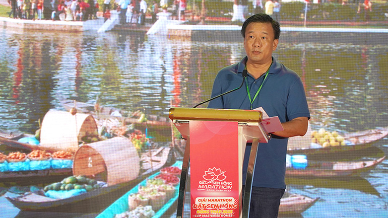 Phó Chủ tịch Ủy ban nhân dân tỉnh Đồng Tháp Nguyễn Phước Thiện phát biểu tại buổi khai mạc.