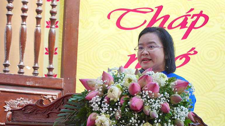 Giám đốc Sở Văn hóa, Thể thao và Du lịch tỉnh Đồng Tháp Huỳnh Thị Hoài Thu phát biểu tại buổi lễ.