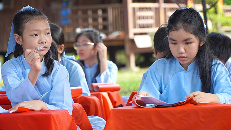 Tái hiện Hội thi trạng nguyên tại làng Hòa An xưa của Khu di tích Nguyễn Sinh Sắc.