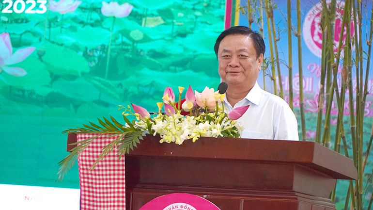 Bộ trưởng Nông nghiệp và Phát triển nông thôn Lê Minh Hoan chia sẻ tại tọa đàm. (Ảnh: HỮU NGHĨA) Bộ trưởng Nông nghiệp và Phát triển nông thôn Lê Minh Hoan chia sẻ tại tọa đàm. (Ảnh: HỮU NGHĨA)