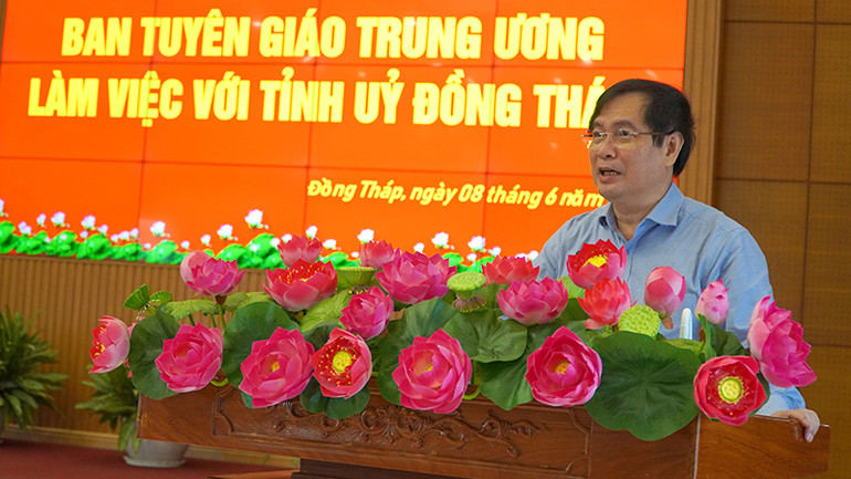 Đồng chí Phan Xuân Thủy phát biểu kết luận tại buổi làm việc. Đồng chí Phan Xuân Thủy phát biểu kết luận tại buổi làm việc.