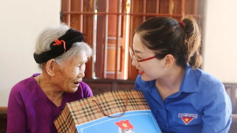 [Quiz] Mức hưởng trợ cấp của Bà mẹ Việt Nam Anh hùng từ 1/7/2024 là bao nhiêu? ảnh 4