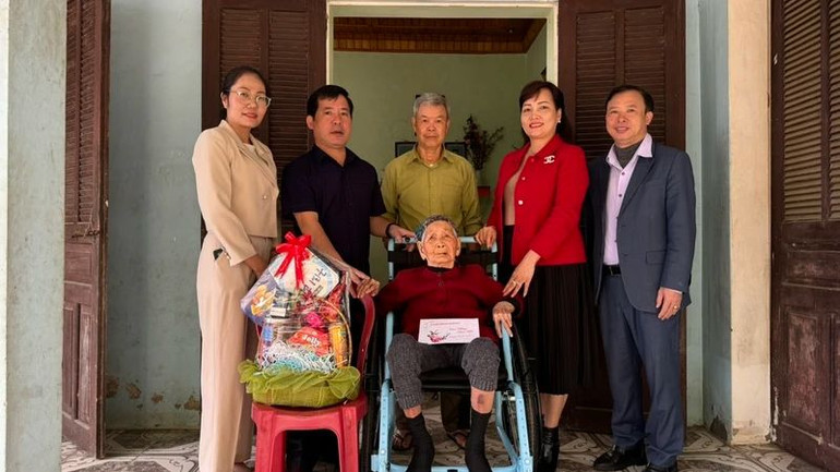 [Quiz] Mức hưởng trợ cấp của Bà mẹ Việt Nam Anh hùng từ 1/7/2024 là bao nhiêu? ảnh 5