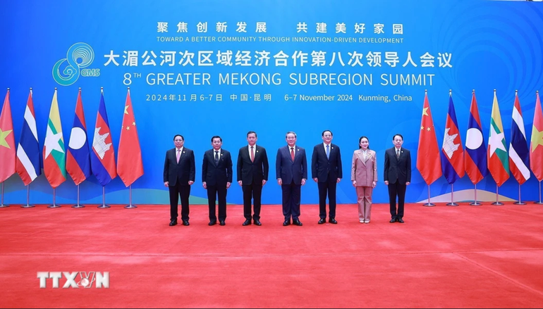 Thủ tướng Trung Quốc Lý Cường đón Thủ tướng Phạm Minh Chính và các Trưởng đoàn tham dự Hội nghị GMS mở rộng lần thứ 8.