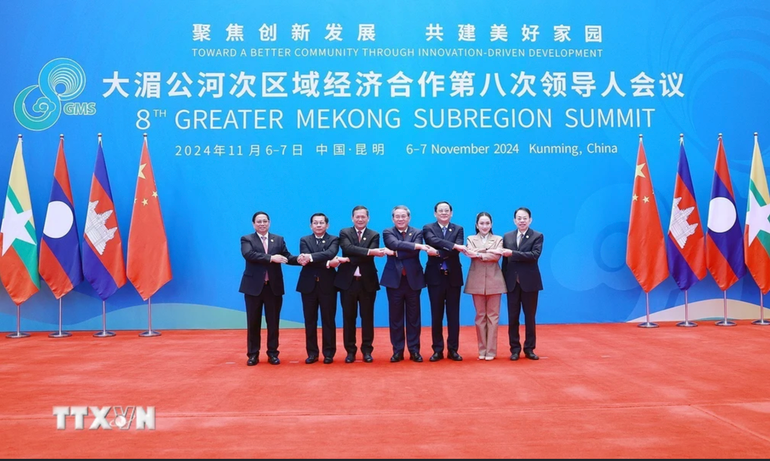 Thủ tướng Trung Quốc Lý Cường đón Thủ tướng Phạm Minh Chính và các Trưởng đoàn tham dự Hội nghị GMS mở rộng lần thứ 8.