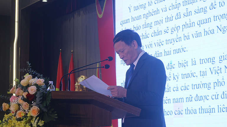 Giáo sư, Tiến sĩ Nguyễn Công Nghiệp, Phó hiệu trưởng thường trực Trường Đại học Kinh doanh và Công nghệ Hà Nội, phát biểu khai mạc Hội thảo.