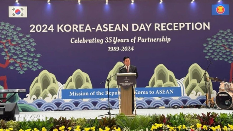 Tổng thư ký Kao Kim Hourn phát biểu tại buổi lễ. (Ảnh: Đào Trang/TTXVN) Tổng thư ký Kao Kim Hourn phát biểu tại buổi lễ. (Ảnh: Đào Trang/TTXVN)