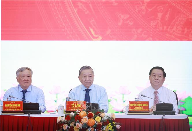 Tổng Bí thư Tô Lâm chủ trì buổi gặp mặt. (Ảnh: Thống Nhất/TTXVN)