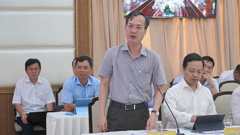 Quyền Chủ tịch Ủy ban nhân dân tỉnh Đồng Tháp Trần Trí Quang phát biểu tại buổi làm việc. (Ảnh: HỮU NGHĨA)