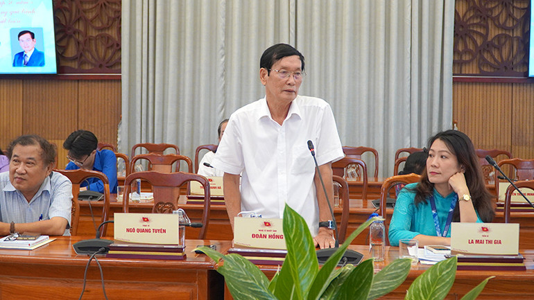 Đại biểu phát biểu tại hội thảo. (Ảnh: HỮU NGHĨA)