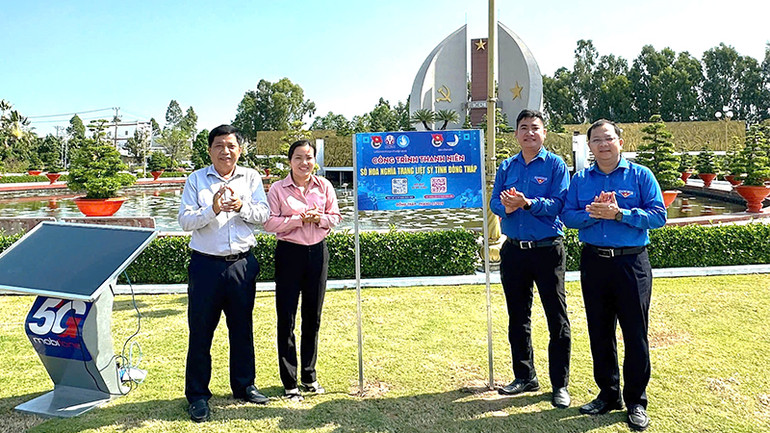 Khánh thành công trình Số hoá Nghĩa trang liệt sĩ tỉnh Đồng Tháp. (Ảnh: NHƯ ANH)