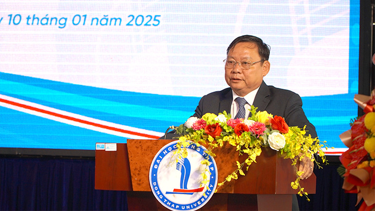 Phó Giáo sư, Tiến sĩ Hồ Văn Thống, Hiệu trưởng Trường đại học Đồng Tháp phát biểu tại buổi họp mặt. (Ảnh: HỮU NGHĨA) Phó Giáo sư, Tiến sĩ Hồ Văn Thống, Hiệu trưởng Trường đại học Đồng Tháp phát biểu tại buổi họp mặt. (Ảnh: HỮU NGHĨA)