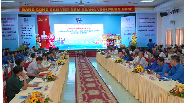 Quang cảnh buổi họp mặt. (Ảnh: HỮU NGHĨA)