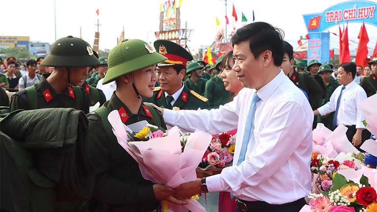 Thanh niên đất "Sen hồng" hăng hái lên đường bảo vệ Tổ quốc ảnh 3