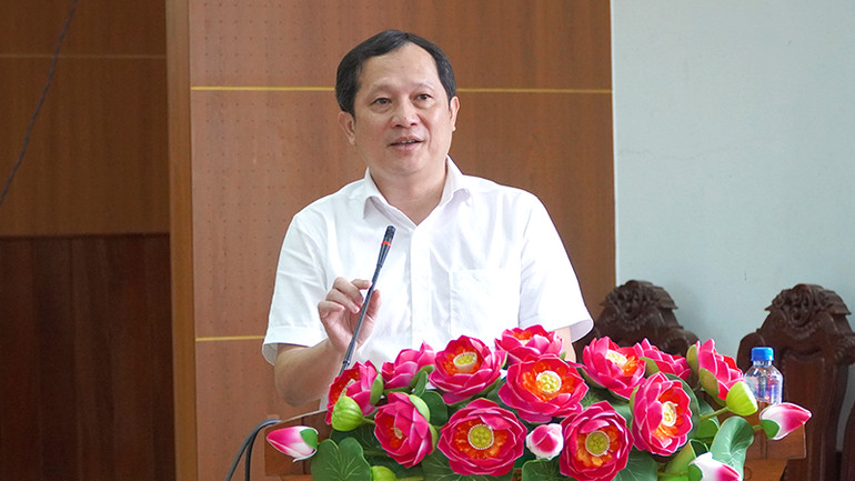 Chủ tịch Hội Nông dân tỉnh Đồng Tháp Lý Văn Giàu phát biểu tại hội nghị. (Ảnh: HỮU NGHĨA)