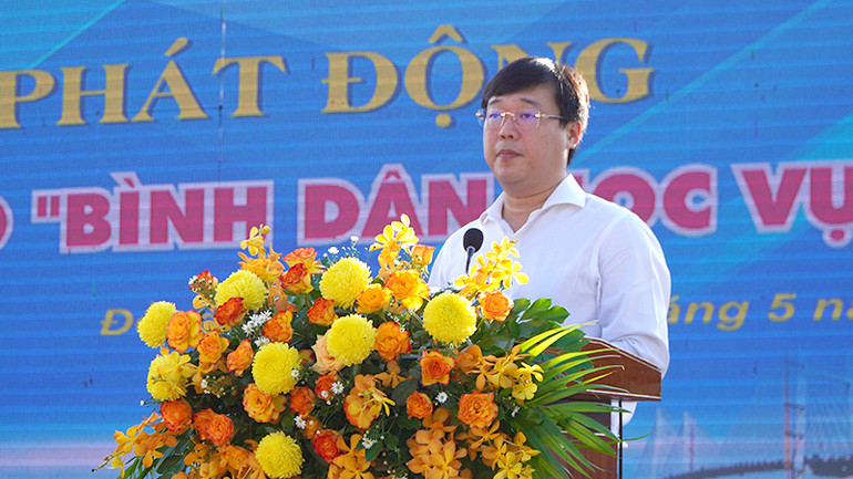 Ủy viên Trung ương Đảng, Bí thư Tỉnh ủy Đồng Tháp Lê Quốc Phong phát biểu tại lễ phát động. (Ảnh: HỮU NGHĨA) Ủy viên Trung ương Đảng, Bí thư Tỉnh ủy Đồng Tháp Lê Quốc Phong phát biểu tại lễ phát động. (Ảnh: HỮU NGHĨA)