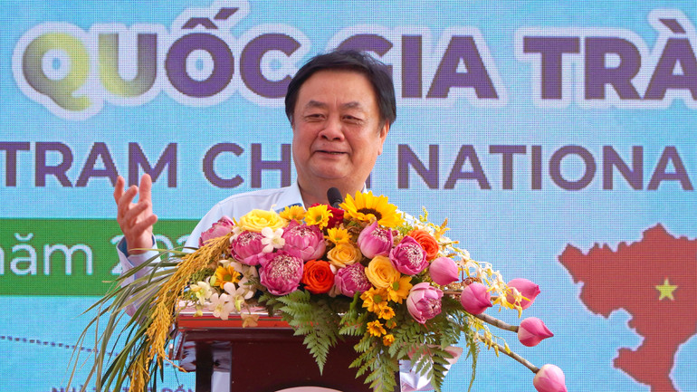 Đồng chí Lê Minh Hoan, Phó Chủ tịch Quốc hội phát biểu tại chương trình tiếp nhận sếu đầu đỏ tại Vườn quốc gia Tràm Chim. (Ảnh: HỮU NGHĨA) Đồng chí Lê Minh Hoan, Phó Chủ tịch Quốc hội phát biểu tại chương trình tiếp nhận sếu đầu đỏ tại Vườn quốc gia Tràm Chim. (Ảnh: HỮU NGHĨA)