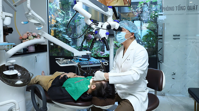 Khám, điều trị tại Phòng Tổng quát thuộc Công ty TNHH một thành viên Nha khoa Phương Thành.