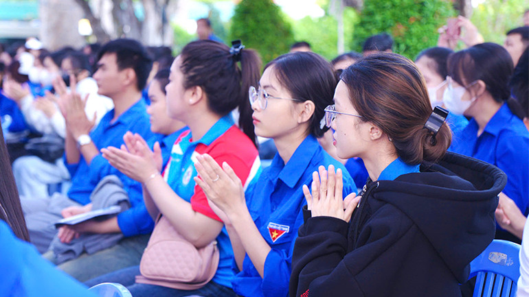 Hơn 300 đoàn viên, thanh niên tại Ngày hội khoa học, công nghệ, đổi mới sáng tạo và chuyển đổi số tỉnh Đồng Tháp năm 2025. (Ảnh: HỮU NGHĨA)