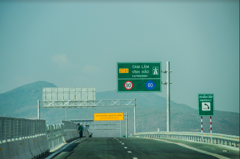 Tuyến cao tốc Cam Lâm-Vĩnh Hảo.