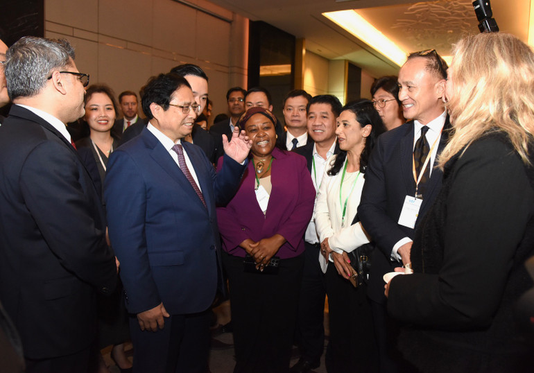 Thủ tướng Phạm Minh Chính với các đại biểu tại sự kiện.