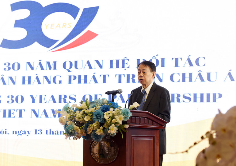 Chủ tịch ADB Masatsugu Asakawa phát biểu tại lễ kỷ niệm.