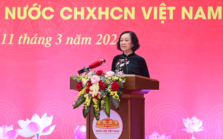 Đồng chí Trương Thị Mai, Ủy viên Bộ Chính trị, Thường trực Ban Bí thư, Trưởng ban Tổ chức Trung ương phát biểu tại buổi lễ.