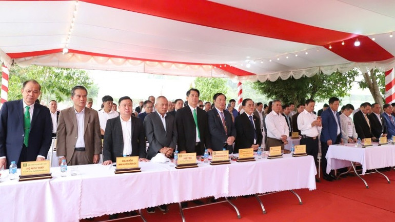 Đông đảo con cháu họ Hồ ở nhiều địa phương trên cả nước tham gia buổi lễ.