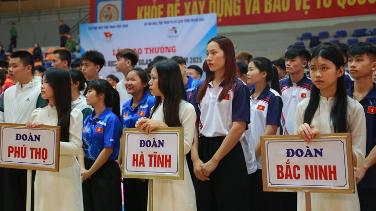 Đoàn vận động viên của một số tỉnh tham dự giải năm nay.