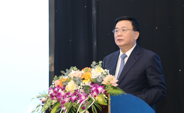 Đồng chí Nguyễn Xuân Thắng phát biểu khai mạc hội thảo.