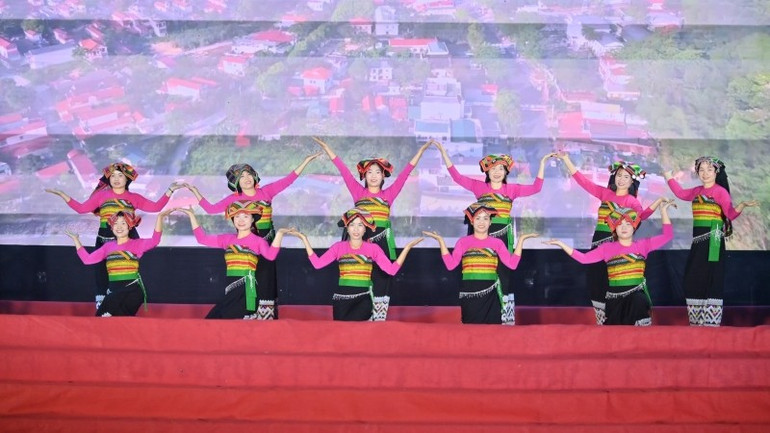 Một tiết mục biểu diễn tại Lễ hội Chí Linh Sơn.