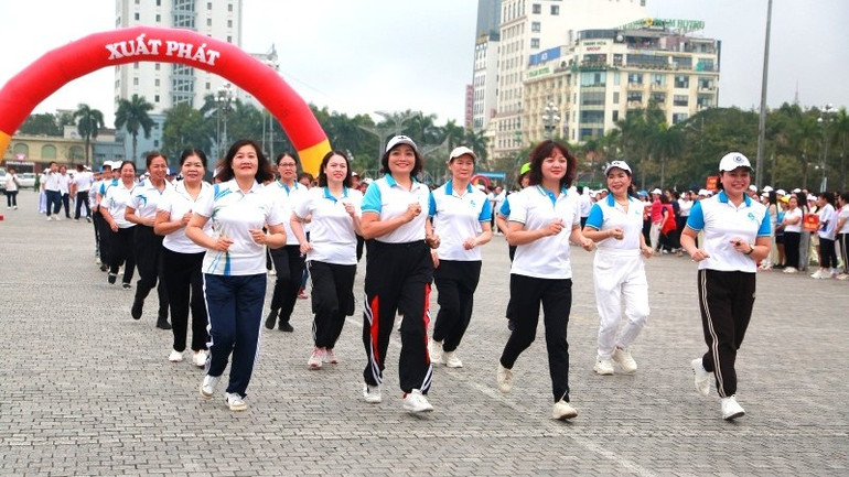 Các cơ quan, đơn vị tham gia chạy tập thể.