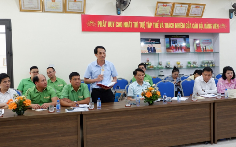 Giảng viên Trường Chính trị tỉnh Thanh Hóa tham gia thảo luận. Giảng viên Trường Chính trị tỉnh Thanh Hóa tham gia thảo luận.