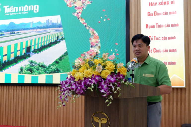 Phát biểu của cán bộ Công ty cổ phần công nông nghiệp Tiến Nông. Phát biểu của cán bộ Công ty cổ phần công nông nghiệp Tiến Nông.