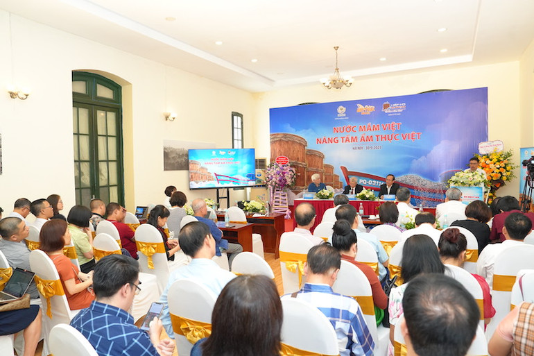 Nhiều ý kiến tâm huyết nhấn mạnh đến tầm quan trọng trong việc bảo tồn, nâng tầm nước mắm Việt.