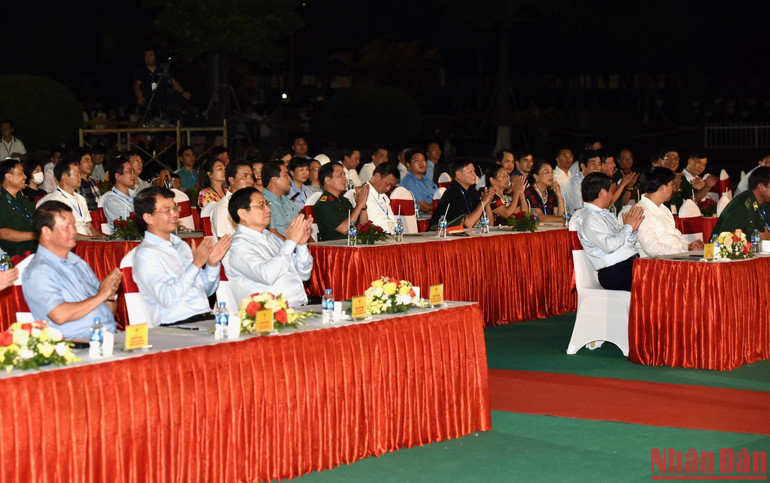 Thủ tướng Phạm Minh Chính và các đại biểu tham dự Festival “Tinh hoa Tây Bắc”-2022. (Ảnh: Trần Hải) Thủ tướng Phạm Minh Chính và các đại biểu tham dự Festival “Tinh hoa Tây Bắc”-2022. (Ảnh: Trần Hải)