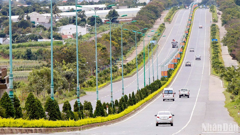Cao tốc Liên Khương-Prenn trên địa bàn tỉnh Lâm Đồng. Cao tốc Liên Khương-Prenn trên địa bàn tỉnh Lâm Đồng.