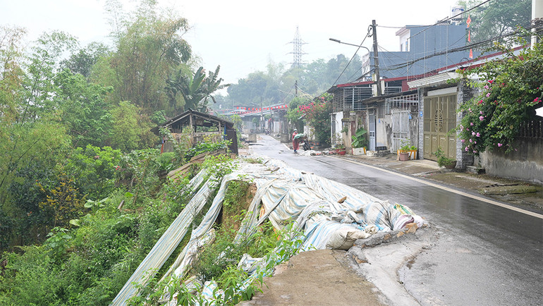 Các hộ dân đã được chính quyền địa phương vận động, di dời đến nơi an toàn.