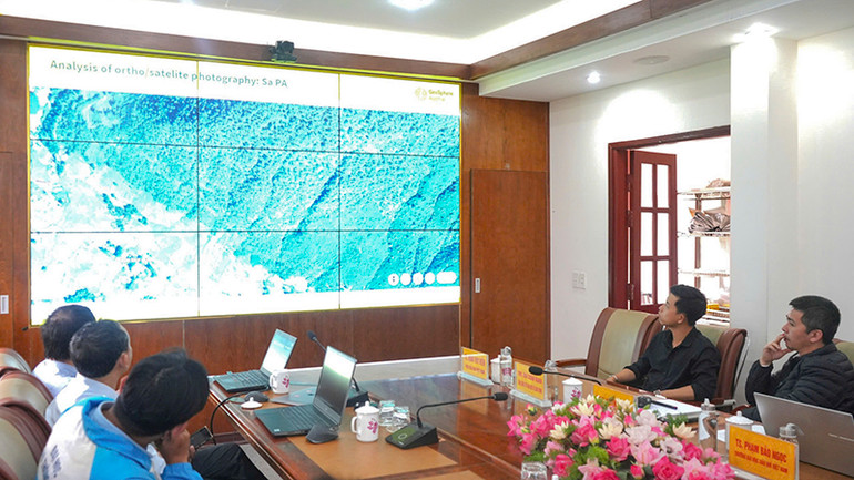 Các chuyên gia bàn giải pháp cảnh báo và ứng phó với trượt lở đất sớm. Các chuyên gia bàn giải pháp cảnh báo và ứng phó với trượt lở đất sớm.