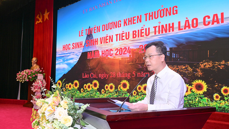 Đồng chí Nguyễn Thành Sinh, Phó Chủ tịch Ủy ban nhân dân tỉnh Lào Cai phát biểu.