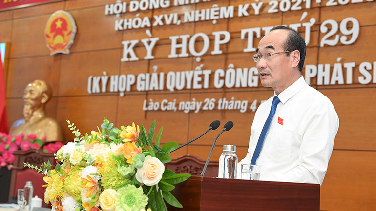 Đồng chí Vũ Xuân Cường, Phó Bí thư Thường trực Tỉnh ủy, Chủ tịch Hội đồng nhân dân tỉnh Lào Cai phát biểu.