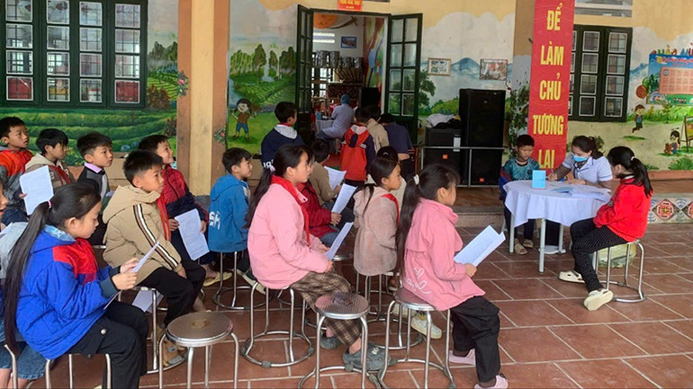 Tiêm vaccine phòng bệnh sởi tại các trường học trên địa bàn tỉnh Lào Cai.